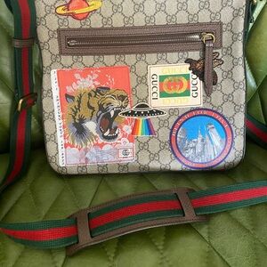 Gucci Courrier Zip Messenger GG Canvas with Applique Medium Brown Pristine cond.